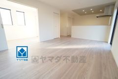 家族が集まる開放的なリビング。思い思いの時間を過ごしたり食事をしたり、素敵な団らんの場になりますね＾＾