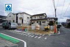 現地（2026年7月）撮影。スーパーやコンビニなども近く周辺環境充実。快適でゆとりのある生活空間で新生活を始めましょう^^
