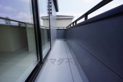 陽当たりの良いバルコニーです。お洗濯やお布団干しはもちろん、日光浴スペースにも＾＾足元は防水工事施工済です。