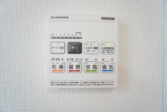 雨の日のお洗濯にも嬉しい浴室乾燥付き。換気機能付きなのでお風呂のカビ予防にもなります＾＾