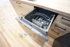 炊事時間を大幅に短縮できる食器洗浄乾燥機付き＾＾食器を洗う手間が減るので家族とのコミュニケーションの時間や自分の時間が増えますね。