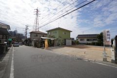 前面道路は東側約6ｍの公道に面しています。 道路幅が広いので駐車もラクラクできそうですね＾＾ 