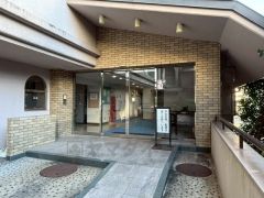 管理の行き届いた清潔感のあるエントランス。