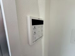 おいだき機能つきなのでお風呂に入る時間が異なるご家庭には嬉しいですね。ボタン一つで快適で便利な生活が＾＾