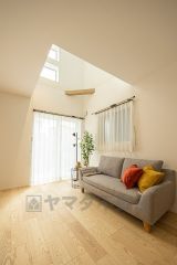 吹抜けで開放感のあるリビングダイニングです＾＾