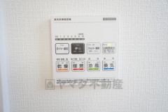 浴室暖房乾燥機には、暖房、乾燥、涼風、換気の4つの機能が付いています。タイマー付きです。換気・雨の日の洗濯も安心です＾＾