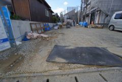 駐車スペースはゆとりある2台分を確保。マイカー用に、お客さま用に、余裕を持ってご利用いただけます。