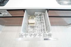 炊事時間を大幅に短縮できる食器洗浄乾燥機付き＾＾食器を洗う手間が減るので家族とのコミュニケーションの時間や自分の時間が増えますね。