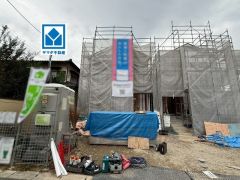 2号棟。都心へのアクセス良好。スーパーやコンビニなども近く周辺環境充実。 快適でゆとりのある生活空間で新生活を始めましょう^^