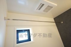 浴室暖房乾燥機付きなので梅雨時期などのお洗濯に便利ですね＾＾