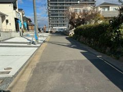 前面道路東側約4.2ｍ公道。 