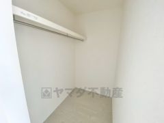 洋室にはクローゼット付きなので、すっきりと整理整頓でき気持ちよく過ごせますね＾＾