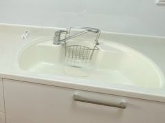 大きなお鍋も楽々洗える幅の広いシンクです＾＾