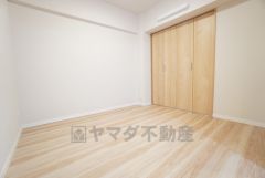 家具を選ばないナチュラルなフローリングとシンプルなクロスです＾＾