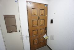 玄関＾＾エレベーターを降りてすぐです＾＾