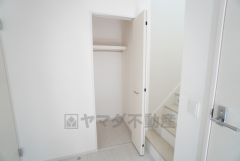 階段横に収納が付いています＾＾