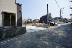 西側約4.25ｍの公道に面しています。