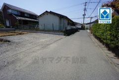 前面道路は北側約4.1ｍの公道に面しています。