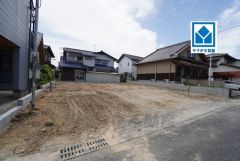 平屋住宅＾＾敷地約72坪。駐車スペース5台分＾＾若葉小(歩4分)。バス「大園内科前」歩5分。JR鳥栖駅行き＾＾ 