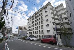 前面道路。西鉄バス「福海公園」停まで徒歩約1分＾＾