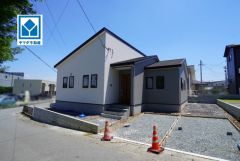 生活がワンフロアで完結する平屋建て＾＾敷地約64坪。駐車3台分を確保＾＾JR「田代」駅(自転車4分/1ｋｍ)