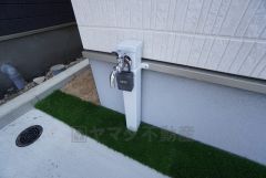 あると便利な外水栓。ガーデニングに、洗車に、泥遊びやペットの散歩の後に。