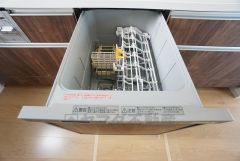 家事の時短につながる食洗機付き。
