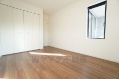 住む人のこだわりを活かす洋室＾＾広めのクローゼットもあり荷物もすっきり片付けられ、ゆとりのある暮らしが出来ます＾＾