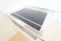IHクッキングヒーターは火を使わないため、火災の発生リスクを抑えることが出来ます。汚れてもサッとふけてお掃除らくらく＾＾