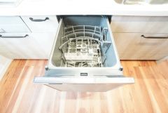 炊事時間を大幅に短縮できる食器洗浄乾燥機付き＾＾食器を洗う手間が減るので家族とのコミュニケーションの時間や自分の時間が増えますね。
