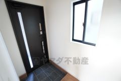 ご家族の靴をスッキリと片付けられるシューズボックス付きの玄関です＾＾スッキリと片付いた玄関は気持ちがいいです。