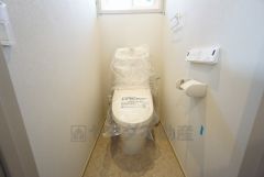 1階2階の2ヶ所にトイレがありますので、忙しい朝にも家族に気を使わず、ゆとりが生まれますね＾＾