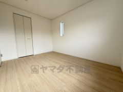 住む人のこだわりを活かす洋室＾＾クローゼットもあり荷物もすっきり片付けられ、ゆとりのある暮らしが出来ます＾＾