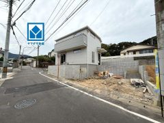 南西側。約4.8ｍの公道に面しています＾＾