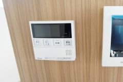 おいだき機能つきなのでお風呂に入る時間が異なるご家庭には嬉しいですね。ボタン一つで快適で便利な生活が＾＾