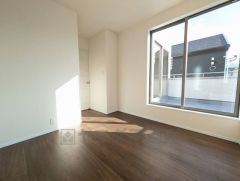 住む人のこだわりを活かす洋室＾＾日当たり良好です＾＾