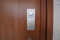 スマートキー搭載の玄関扉です＾＾お買物帰りの荷物が多い時やお子様を抱いているときなど施錠・解錠がスムーズにできるのが嬉しいポイントです＾＾