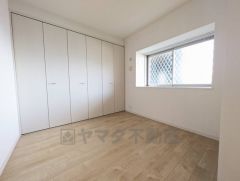 住む人のこだわりを活かす洋室＾＾広めのクローゼットもあり荷物もすっきり片付けられ、ゆとりのある暮らしが出来ます＾