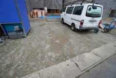 駐車スペース2台確保＾＾ マイカー用に、お客さま用にご利用いただけます＾＾