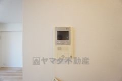 防犯性、セキュリティ対策に安心できるテレビモニター付きインターフォンです。セールスマン対策にもなり安心できます。