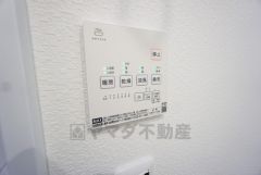 浴室暖房乾燥機には、暖房、乾燥、涼風、換気の4つの機能が付いています。タイマー付きです。換気・雨の日の洗濯も安心です＾＾