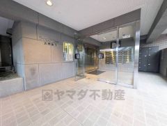 清掃の行き届いたきれいなエントランス。