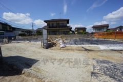 全2区画の新築戸建です＾＾左側が1号棟、右側が2号棟。