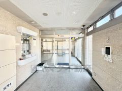 防犯性もばっちり、TVモニター付きインターホン完備。来訪者の顔が見えるので、安心＾＾お子さん1人での留守番時にも活躍しそうです。 