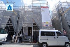 太陽光付き住宅。南向き＾＾オールフローリング4LDK＾＾P2台（ビルドインガレージ1台分）＾＾