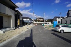 前面道路は東側約6ｍの公道に面しています＾＾