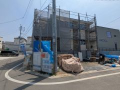 角地なので、開放感が得られます。 また、日差しが入りやすく、家の奥まで明るくなるのが嬉しいポイントです。 