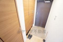 ご家族の靴をスッキリと片付けられるシューズボックス付きの玄関です＾＾スッキリと片付いた玄関は気持ちがいいです。