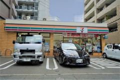 セブンイレブン　福岡草香江2丁目店