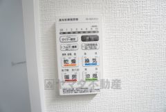 浴室暖房乾燥機には、暖房、乾燥、涼風、換気の4つの機能が付いています。タイマー付きです。換気・雨の日の洗濯も安心です＾＾